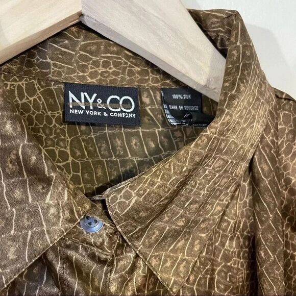 NY & Co | Silk Button down - Picture 4 of 7